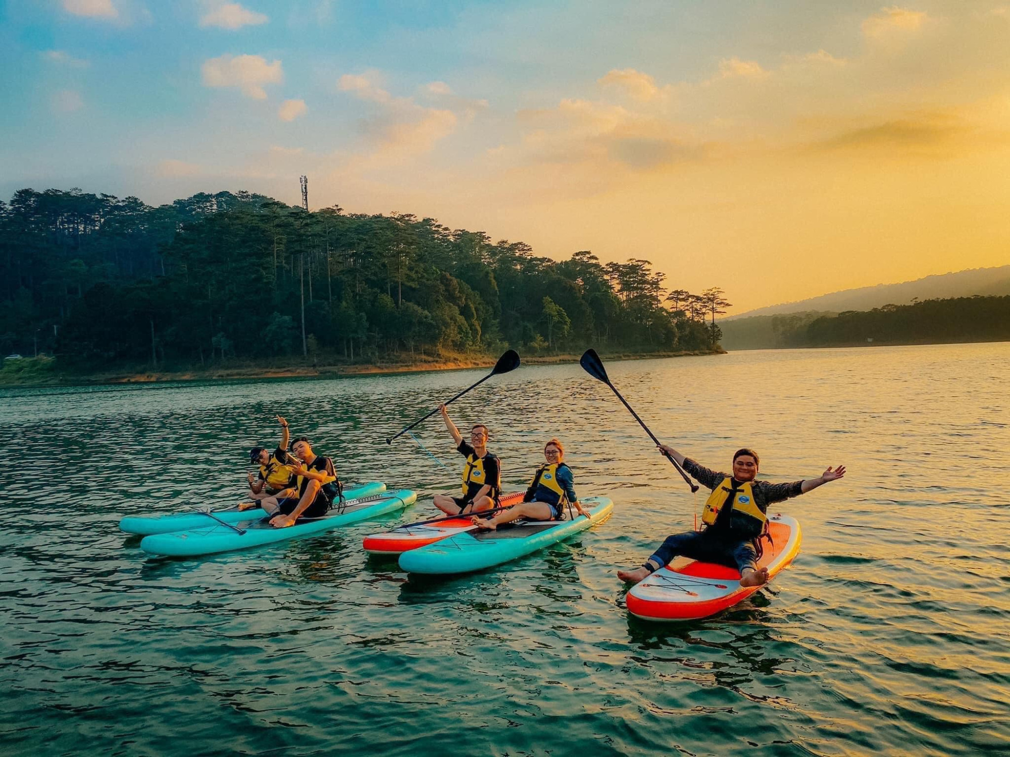 chèo SUP hồ tuyền lâm